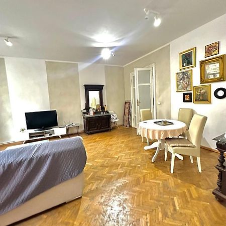Charming Apartament City Center ทิมิชัวรา ภายนอก รูปภาพ