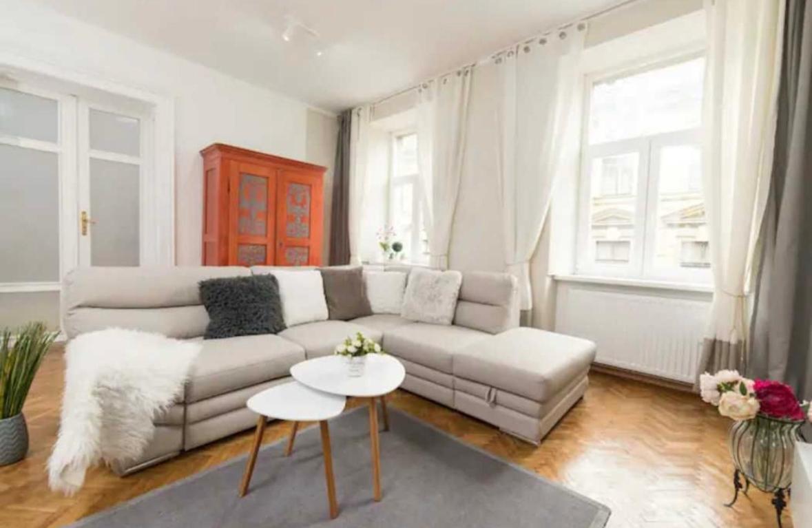 Charming Apartament City Center ทิมิชัวรา ภายนอก รูปภาพ